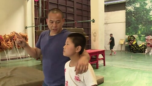 《变形计》之《青春花开》：石天岗勇跳梅花桩