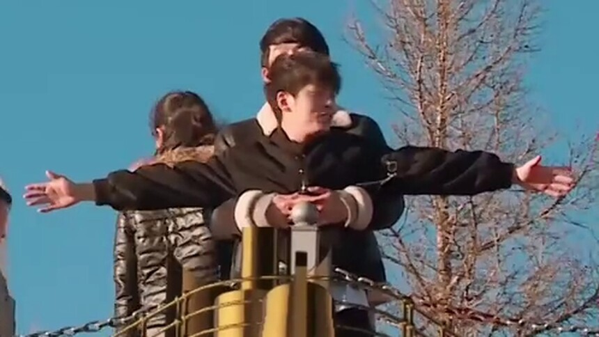 马思超别闹！硬拉武艺当“露丝”，上演辣眼版《泰坦尼克号》