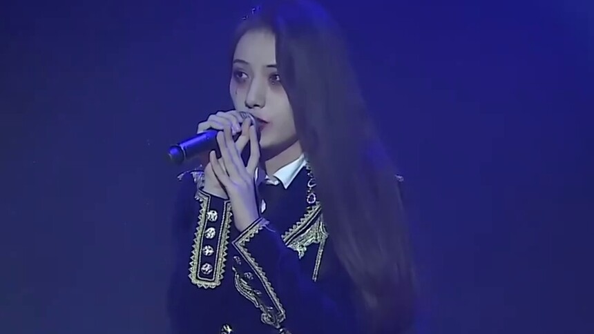 SNH48万圣节公演：刘洁 颜沁《灰姑娘的玻璃手机》