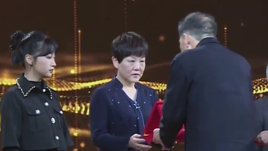 中宣部授予黄诗燕“时代楷模”称号