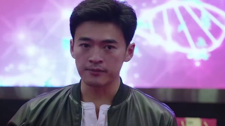 陈杰安抚老人情绪 石磊带石大爷去医院
