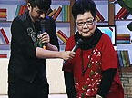 专家现场教学绕膝保健操 可改善膝关节疼痛问题