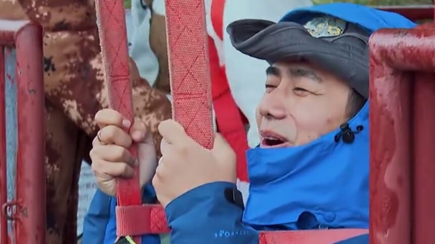 阎鹤祥袁成杰两人滑索道 袁成杰直呼自己腿软