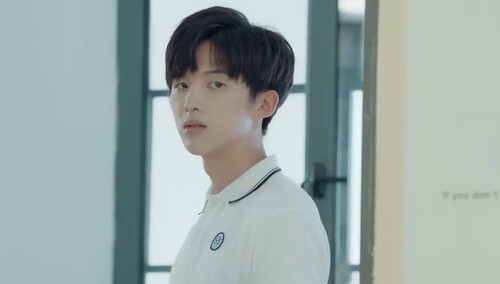 陆一白隔空吃醋 林星辰“睹物思人”