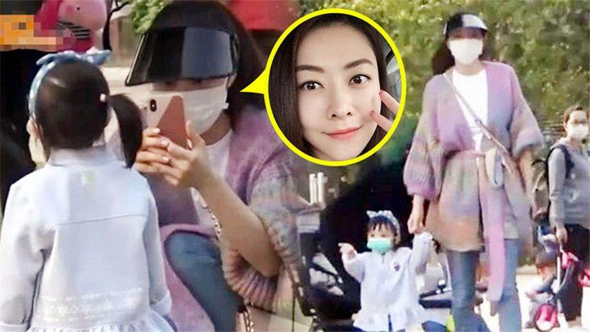 熊黛林一家6口出行，妈妈和婆婆全程无交流，郭可颂一直打电话