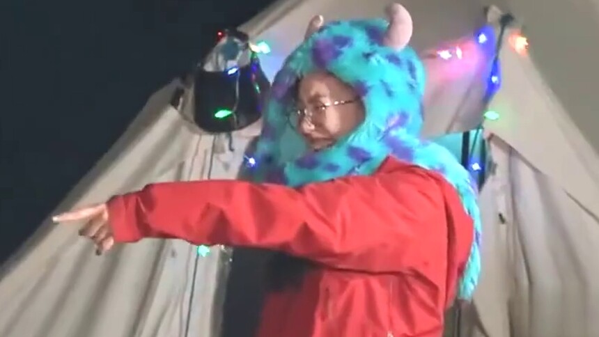 徐梦洁模仿杨超越跳舞，锦鲤妹妹爆笑点评