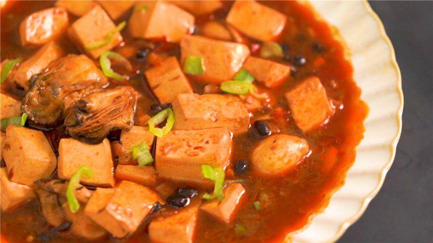 【汤店】当生蚝遇上香辣味道，不同于以往的麻婆豆腐，来尝尝这道麻婆生蚝吧！