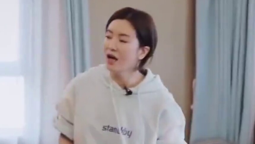 《婆婆和妈妈》爆笑名场面：李晟儿子学妈妈说话，竟然大喊李佳航“老公”！