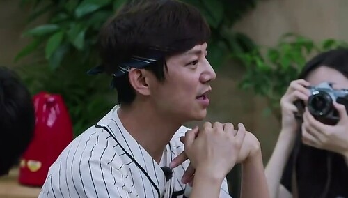 《向往2》独家彩蛋：这么严格的吗！毛不易嫌刘维歌少，何炅补刀：他是红的歌少
