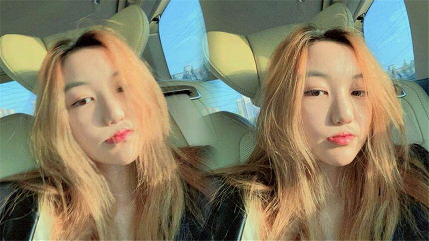 李嫣晒正脸特写照妆容精致，14岁走起性感风，眼神好似母亲王菲