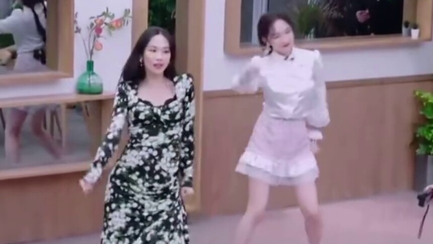 MissA出道十周年了，王霏霏孟佳再跳出道曲！这实力不愧是初代女团！