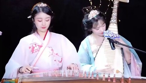 玉面小嫣然&柳青瑶合奏《青花瓷》