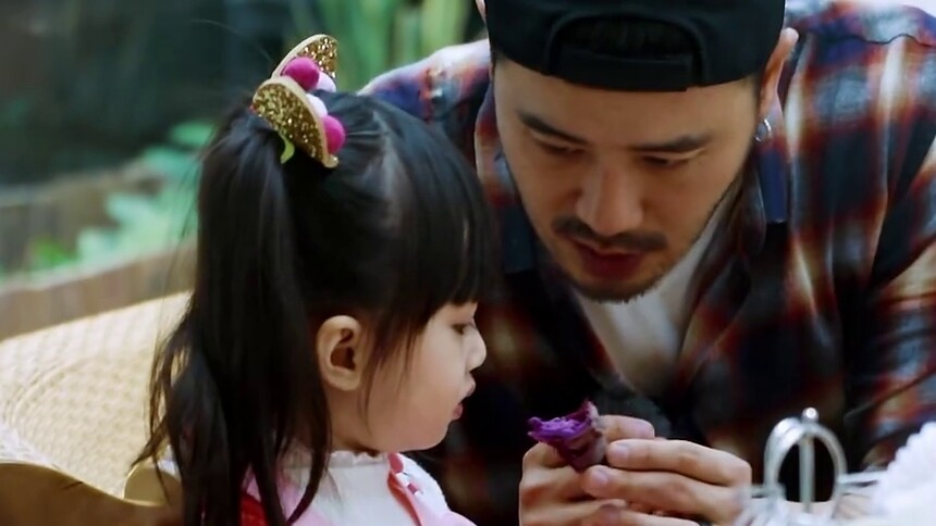 戴维一个小动作圈粉无数 熙熙直呼：好帅！