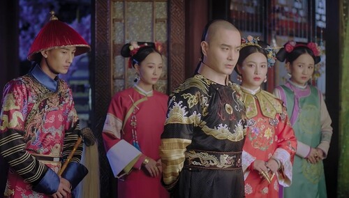 妃子和大臣私会，皇上您来得正好！