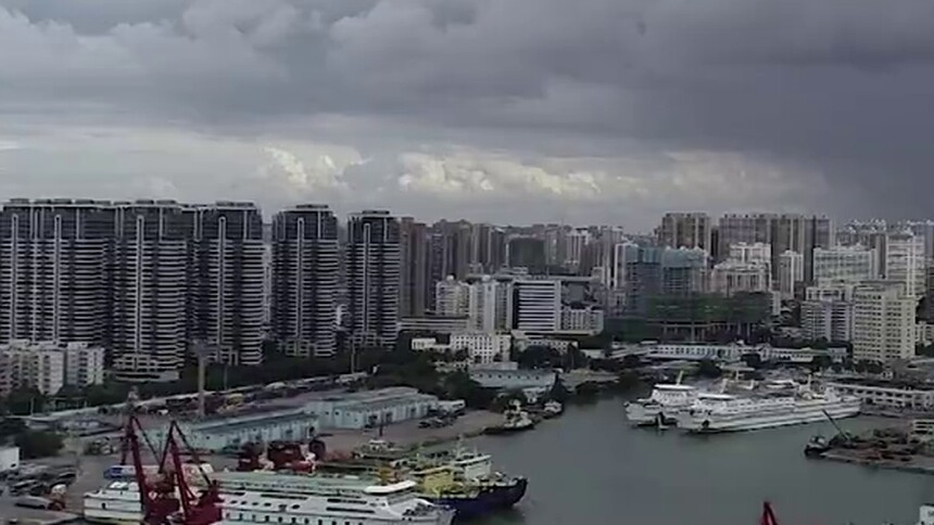 受台风“海高斯”影响 琼州海峡全线停航