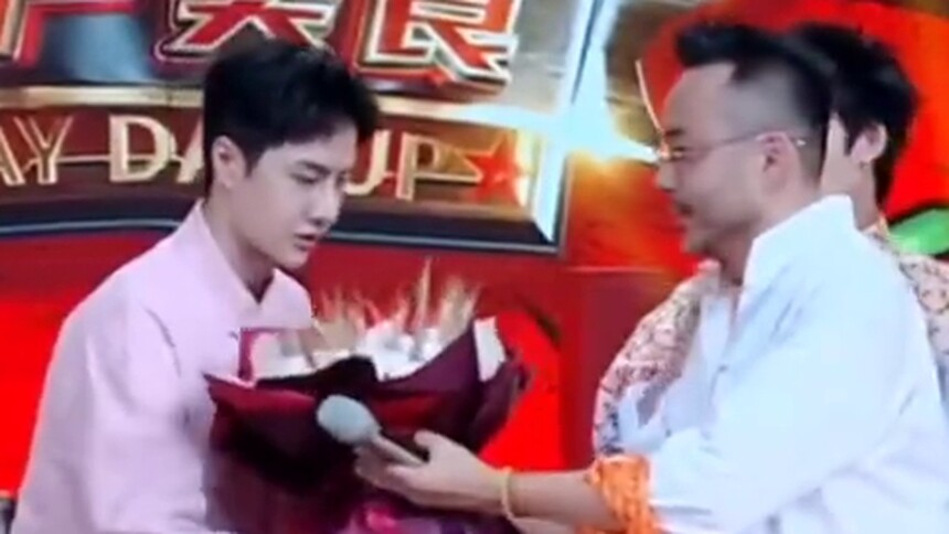 天天兄弟为王一博庆生送上大蒜面，一博的口味也是绝绝子！