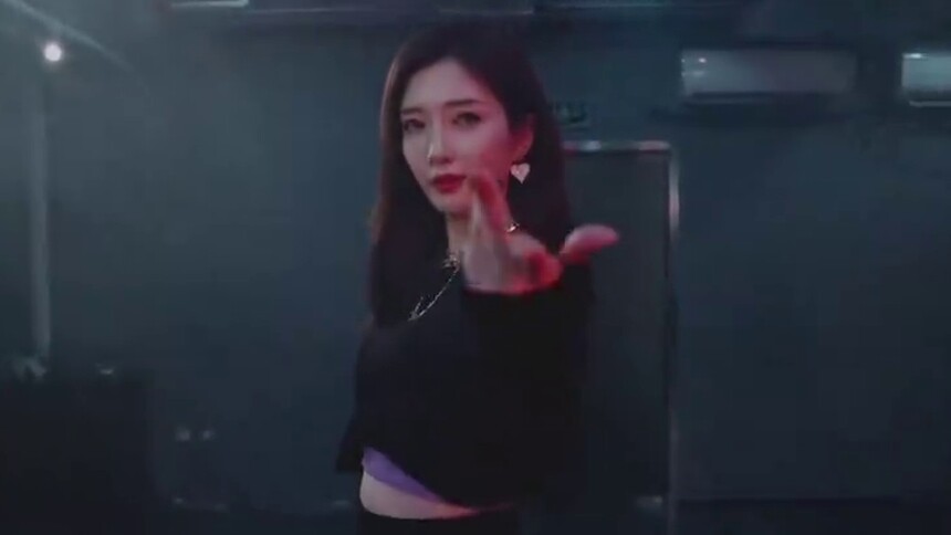 江疏影变身性感Dancer，舞蹈爆发力十足！想问江江子什么时候参加乘风破浪2啊！