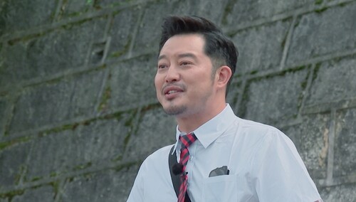妻子的浪漫旅行第四季9月5日看点：夫妇合体重返校园，沙溢准备惊喜为胡可圆梦