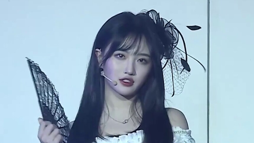 SNH48头号新闻：费沁源《皇家纹章》