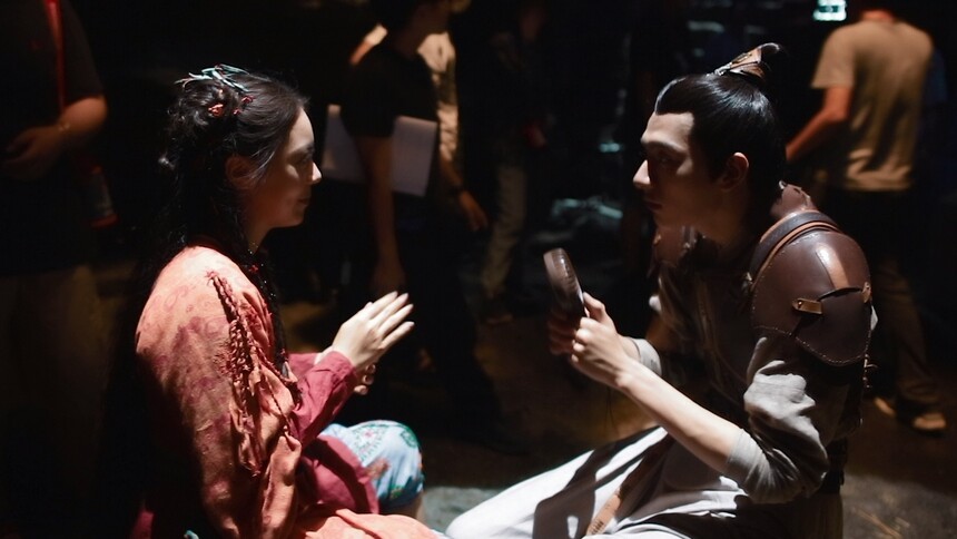 《玲珑》花絮：林一开启狗腿模式 林一被赵今麦“吓哭”？