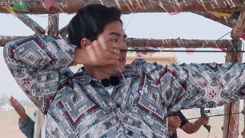 袁成杰现场学射箭 迅速get射箭精髓