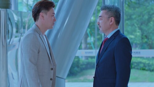 李俊龙为生活低头