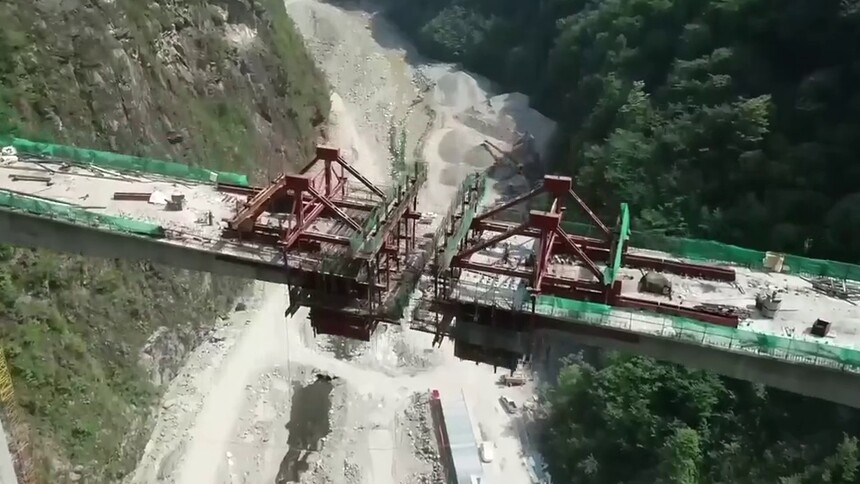 攻坚蜀道难：绵茂公路（二期工程）顺利贯通