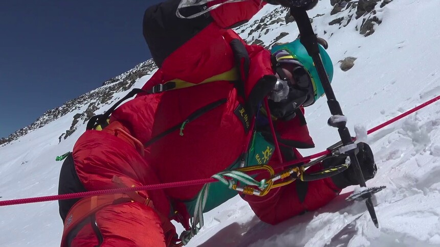 《无尽攀登》定档预告 吴京郭帆推荐胡歌献声