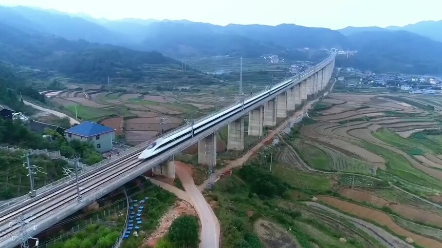 飞驰新愿景——美“林”美境，乐在途中
