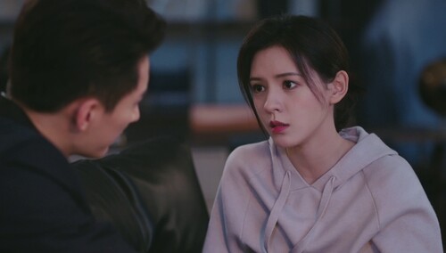 《夜色暗涌时》第30集看点：许倾悠求婚被拒？莫灵泽深情告白落泪求婚