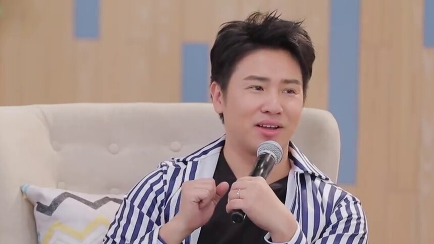 煜明为程程挑裙子超有爱 欧弟：过年直接领回家吧！