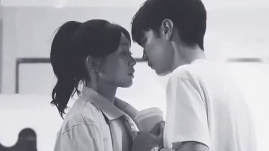 李明德田曦薇的校园cp是《如此可爱的我们》，能勾起你的回忆吗？