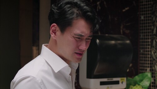 《幸福二重奏》第3集看点：廖莎新楼盘大卖得奖 董博宇应酬陪美女老板唱歌