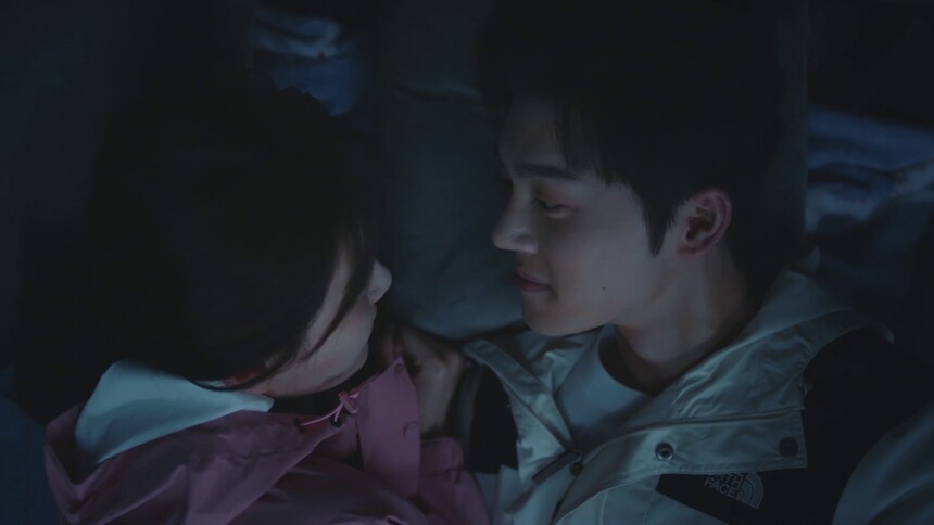 《住在我隔壁的甲方》第14集看点：贴脸杀！李择南叶璇黑暗中呼吸相闻