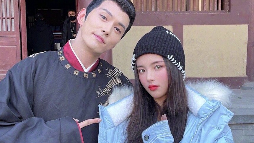 《重紫》师徒重聚！杨超越探班徐正溪同框合照引期待