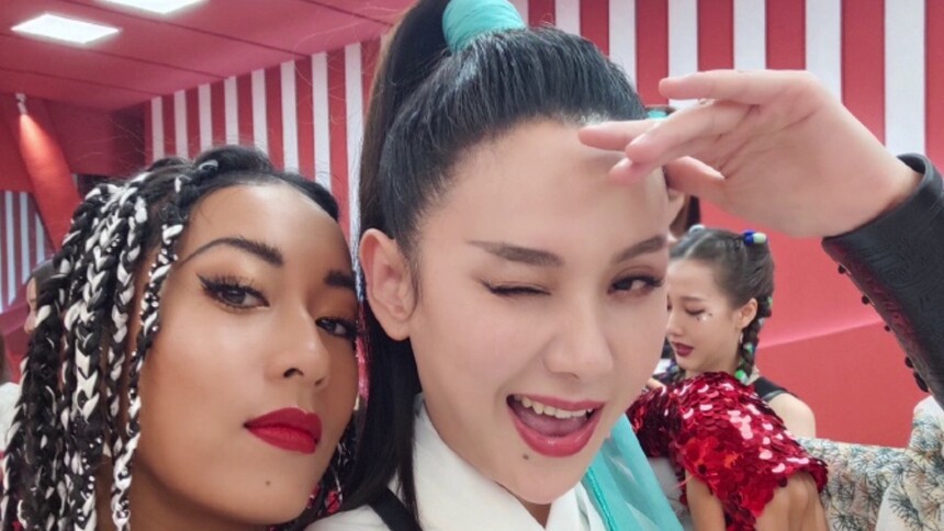 真姐妹情！程莉莎发文向吉克隽逸道歉