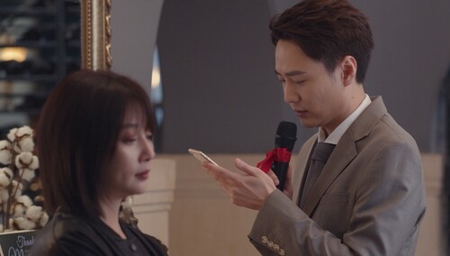 《爱的理想生活》第1集看点：刘柯赶鸭子上架 求婚戴希希