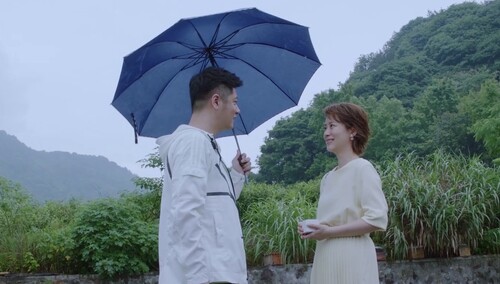 田蜜逼婚常胜！打开求婚钻戒竟是小纸条？还我钻戒！