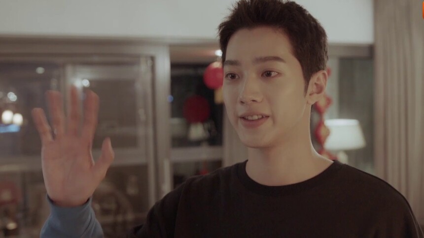 林骁然陈诗韵两家一起吃年夜饭，刘羽白打电话感谢南向晚