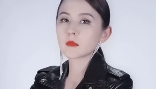 随性不羁的大女人热依扎震撼开麦！加盟《听姐说》展示女人的各样魅力