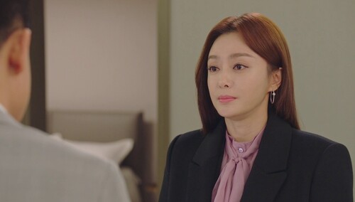 《理智派生活》第1集看点：沈若歆被经济男逼婚 祁晓尴尬搅局