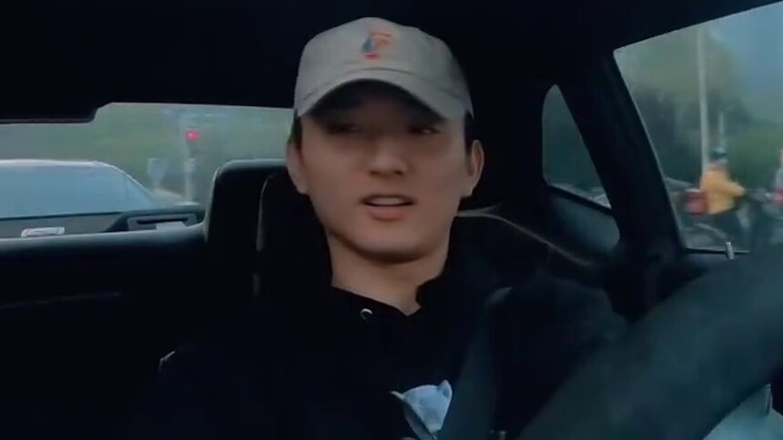 于小彤陈小纭因敏感歌单起争执 于小彤吃醋执意要看手机