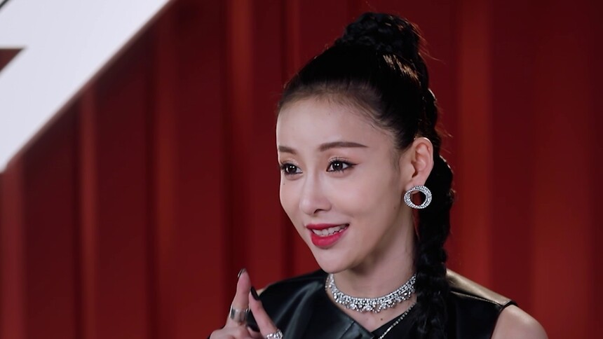 回顾“女英雄”贾青的破浪宣言，从逆境中努力走向光明