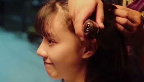 《妈妈，你真好看》嘉宾档案：勇气可嘉！王鹤润拍戏片场剃光头