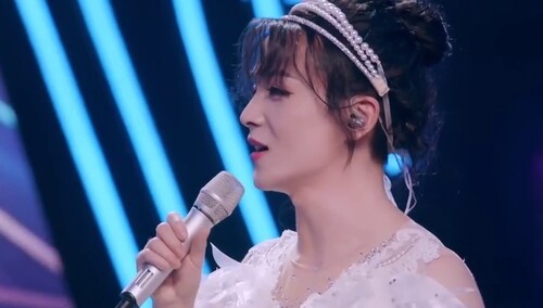沈凌手臂肌肉超惊喜 美美侠模仿能力一级棒