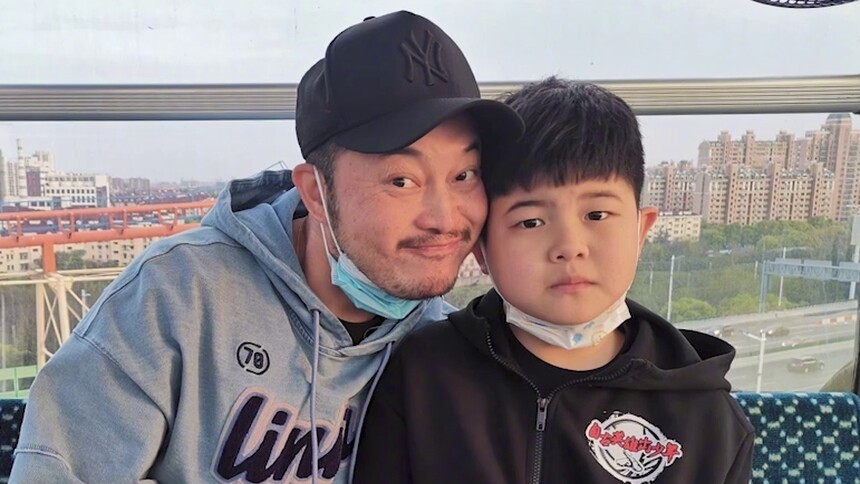 沙溢回应儿子说自己新片中“像狗熊”：你就是熊孩子