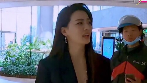 《妈妈，你真好看》5月15日看点：硬照PK大战一触即发！徐璐刘芸为妈妈突破自我陷入崩溃？