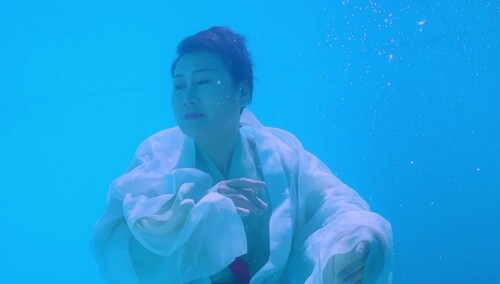 张凯丽水下憋气超长 胡兵自叹不如