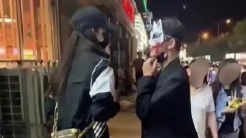 复合了？夏之光钟丽丽亲密挽手逛夜市被偶遇
