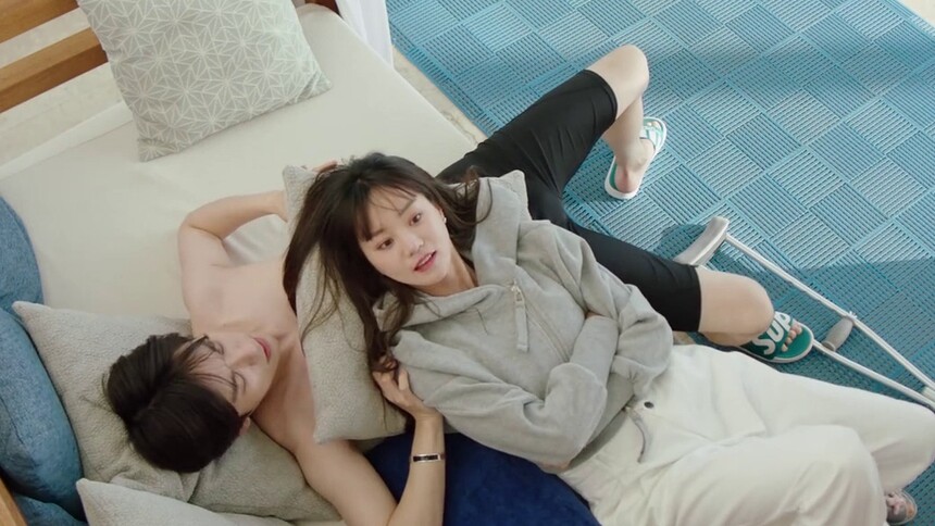 秦以悦偷拍贺乔宴，合一夫妇亲密互动害羞ing